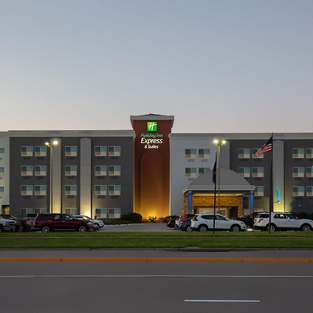 Holiday Inn Express Hotel & Suites Columbus By Ihg Екстер'єр фото