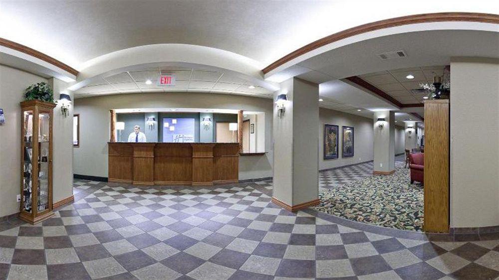 Holiday Inn Express Hotel & Suites Columbus By Ihg Екстер'єр фото