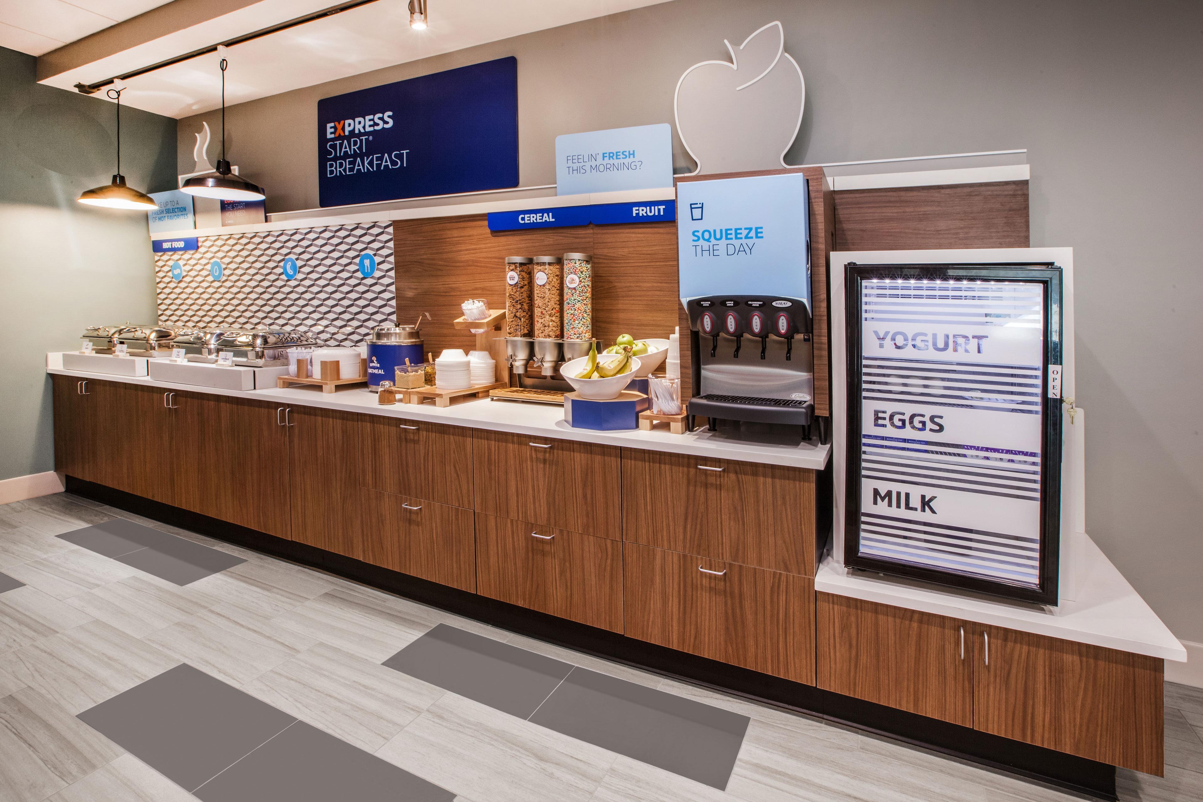 Holiday Inn Express Hotel & Suites Columbus By Ihg Екстер'єр фото