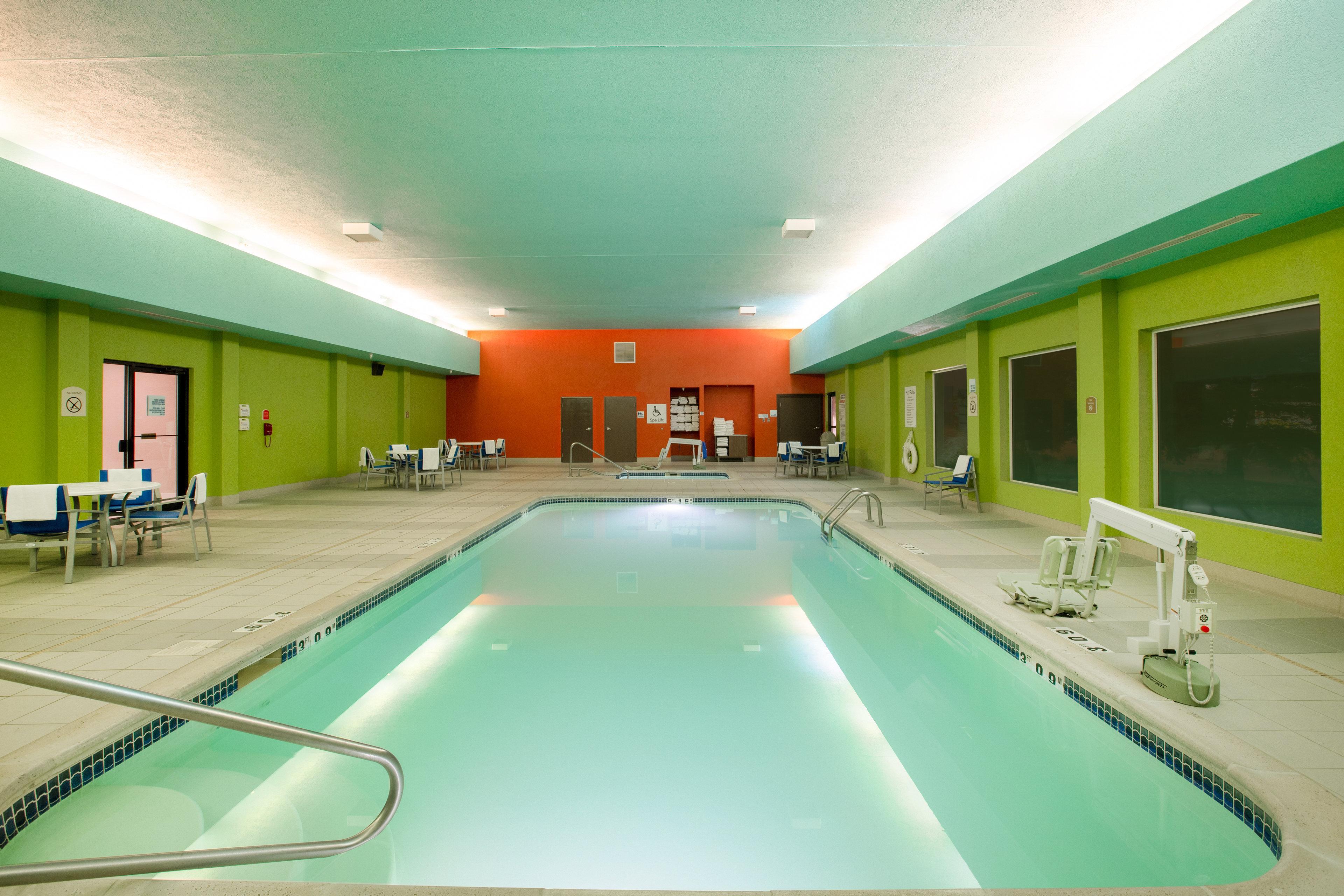 Holiday Inn Express Hotel & Suites Columbus By Ihg Екстер'єр фото