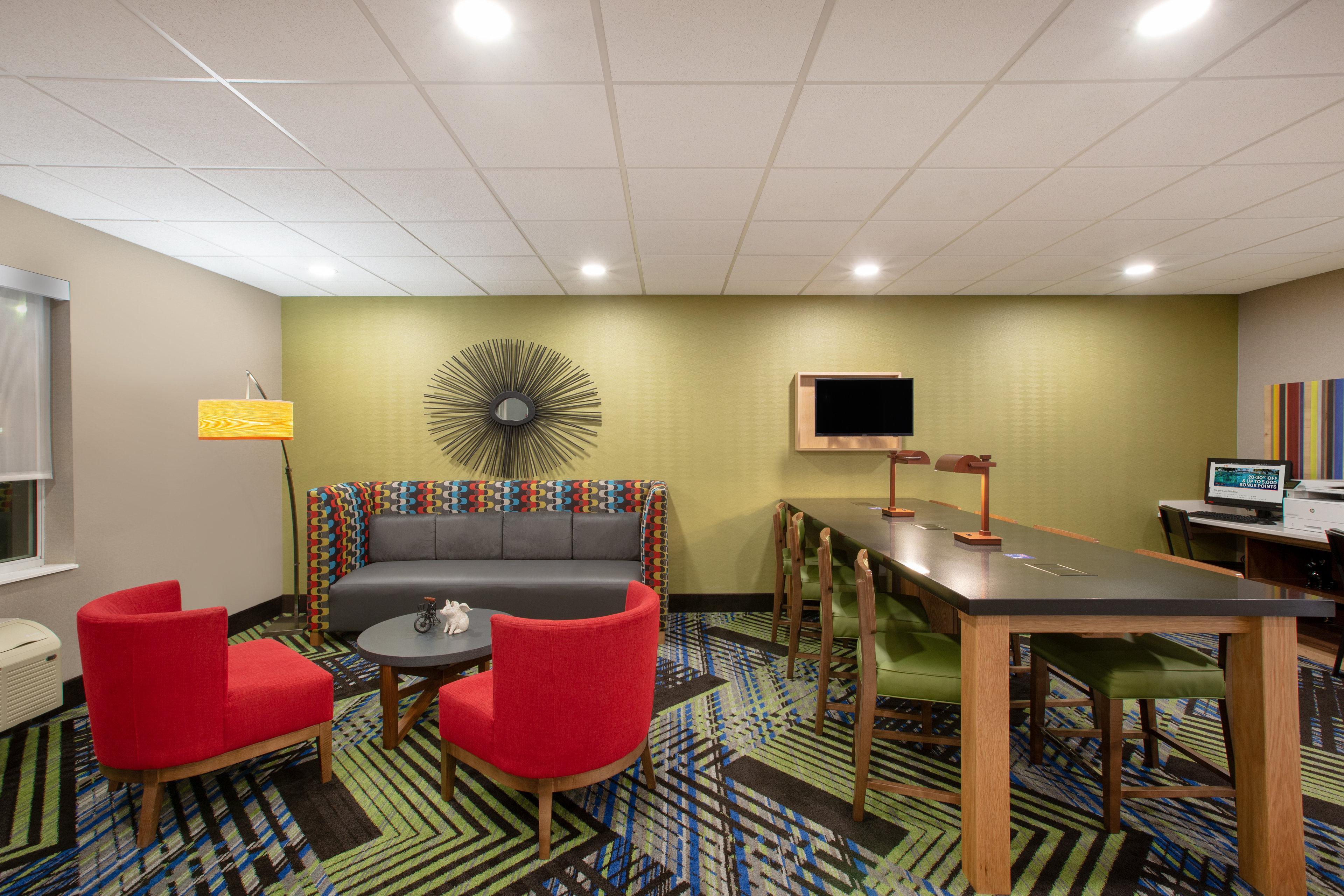 Holiday Inn Express Hotel & Suites Columbus By Ihg Екстер'єр фото