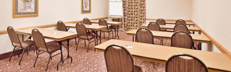Holiday Inn Express Hotel & Suites Columbus By Ihg Екстер'єр фото