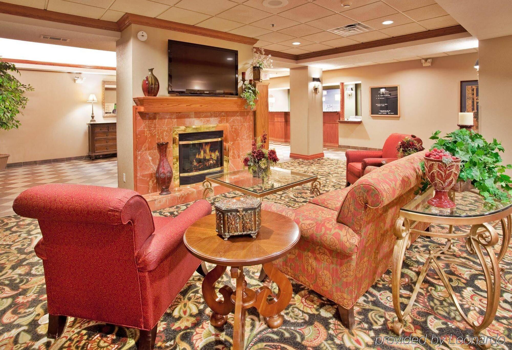 Holiday Inn Express Hotel & Suites Columbus By Ihg Екстер'єр фото